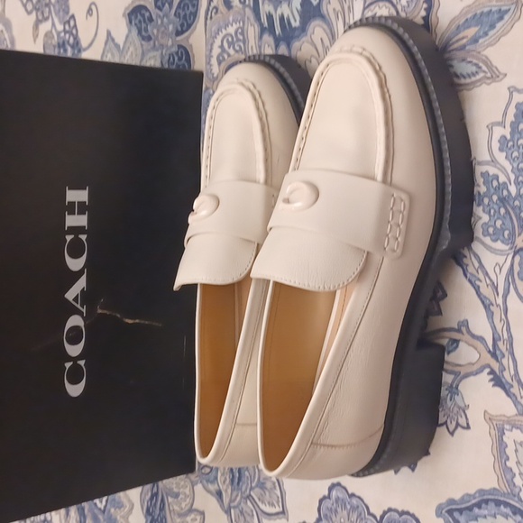 New Coach Leah Women's Cream Leather Lug Sole Loafers SZ 9.5 - Picture 12 of 16